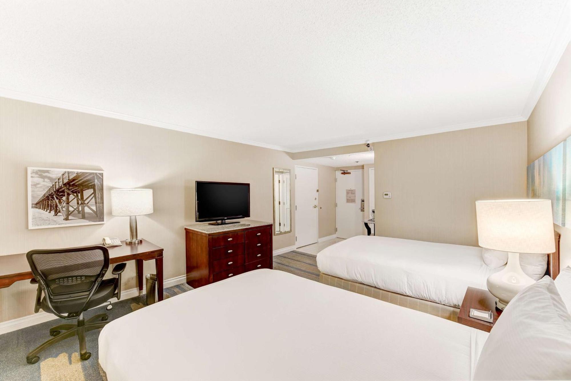 ฮิลตัน เออร์ไวน์/สนามบินออเรนจ์เคาน์ตี้ Hotel ภายนอก รูปภาพ